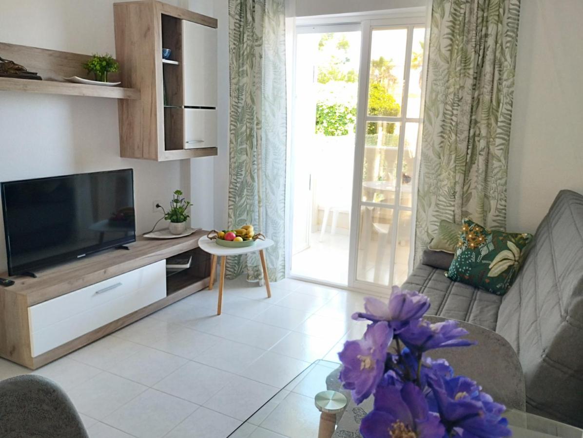 Torrevista Three Bedroom Apartment, Two Swimming Pools And Garage Torrevieja Exterior photo