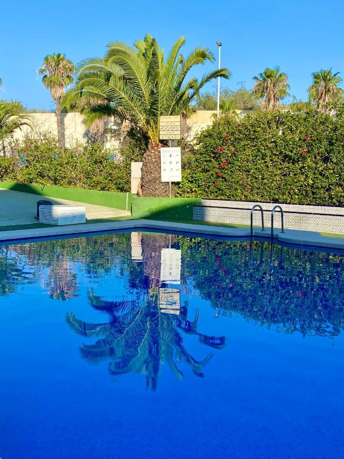 Torrevista Three Bedroom Apartment, Two Swimming Pools And Garage Torrevieja Exterior photo
