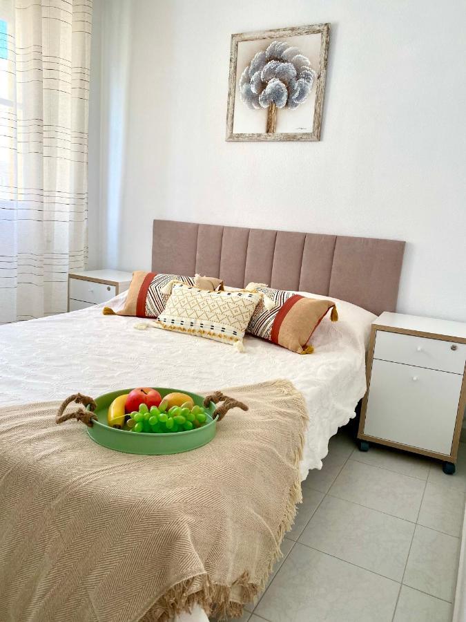 Torrevista Three Bedroom Apartment, Two Swimming Pools And Garage Torrevieja Exterior photo