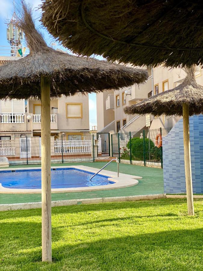 Torrevista Three Bedroom Apartment, Two Swimming Pools And Garage Torrevieja Exterior photo